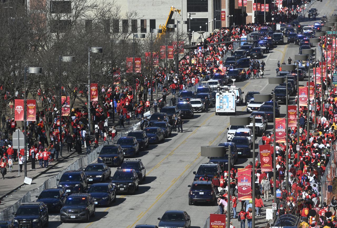 Andy Reid comforted teen who was at Chiefs parade shooting: âHe was hugging meâ