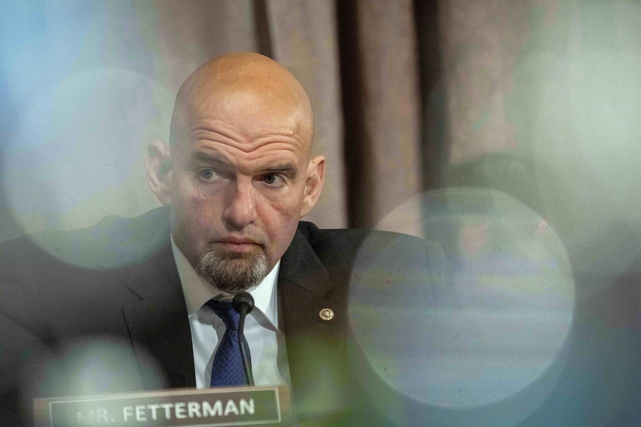 Britt praises friend John Fettermanâs âreal courageâ on anniversary of depression hospitalization