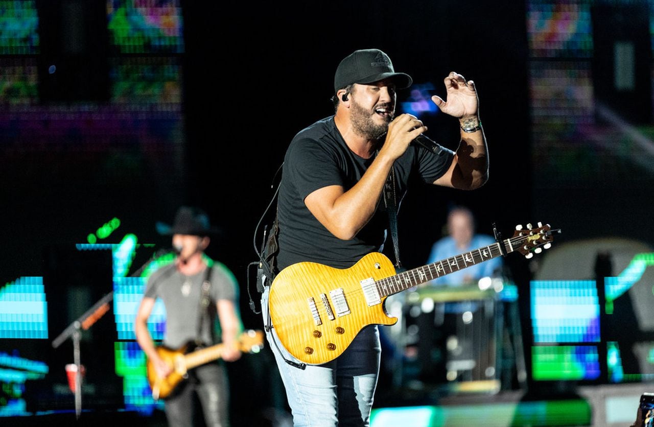 Country music star Luke Bryan bringing cold beer and hand-rolled cigars to Orange Beach