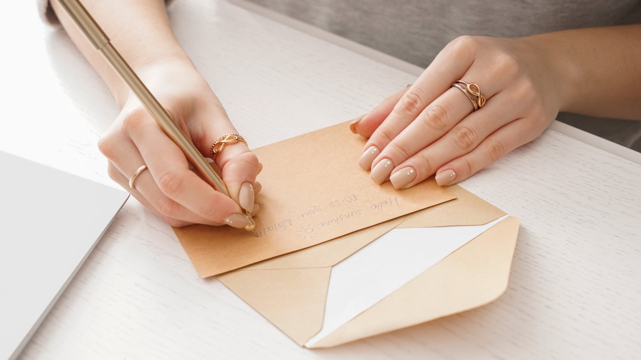 Dear Annie: How would we know if our thank you notes got lost in the mail?