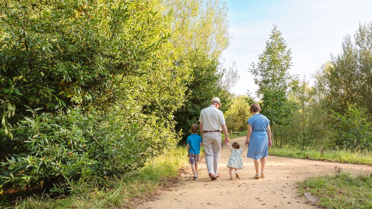 Dear Annie: Thereâs value in the stories grandparents can pass down