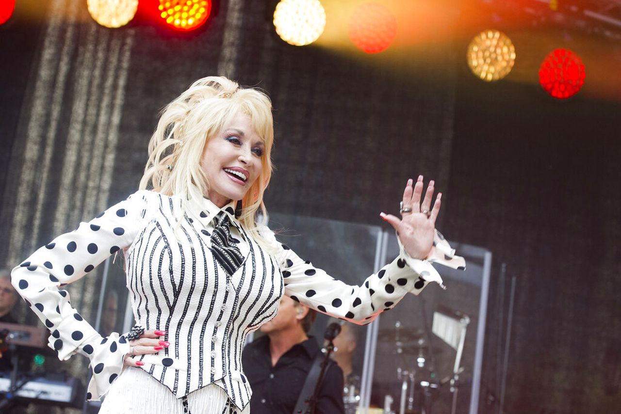 Dolly Parton forgives Elle King for drunken birthday tribute: âSheâs been going through a lotâ