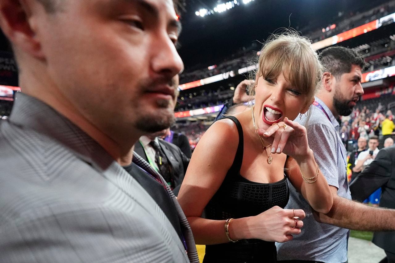 Florida student tracking Taylor Swiftâs private jet fights cease and desist letter