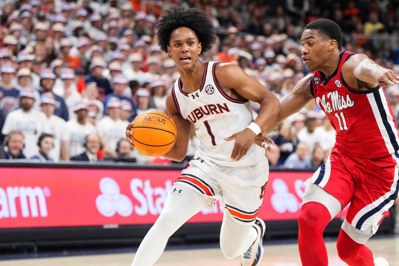 How can Bruce Pearl, Auburn help Aden Holloway find his shot again?