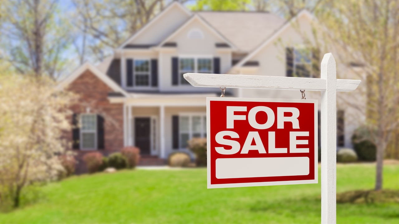 Miss Manners: Trying to sell my house