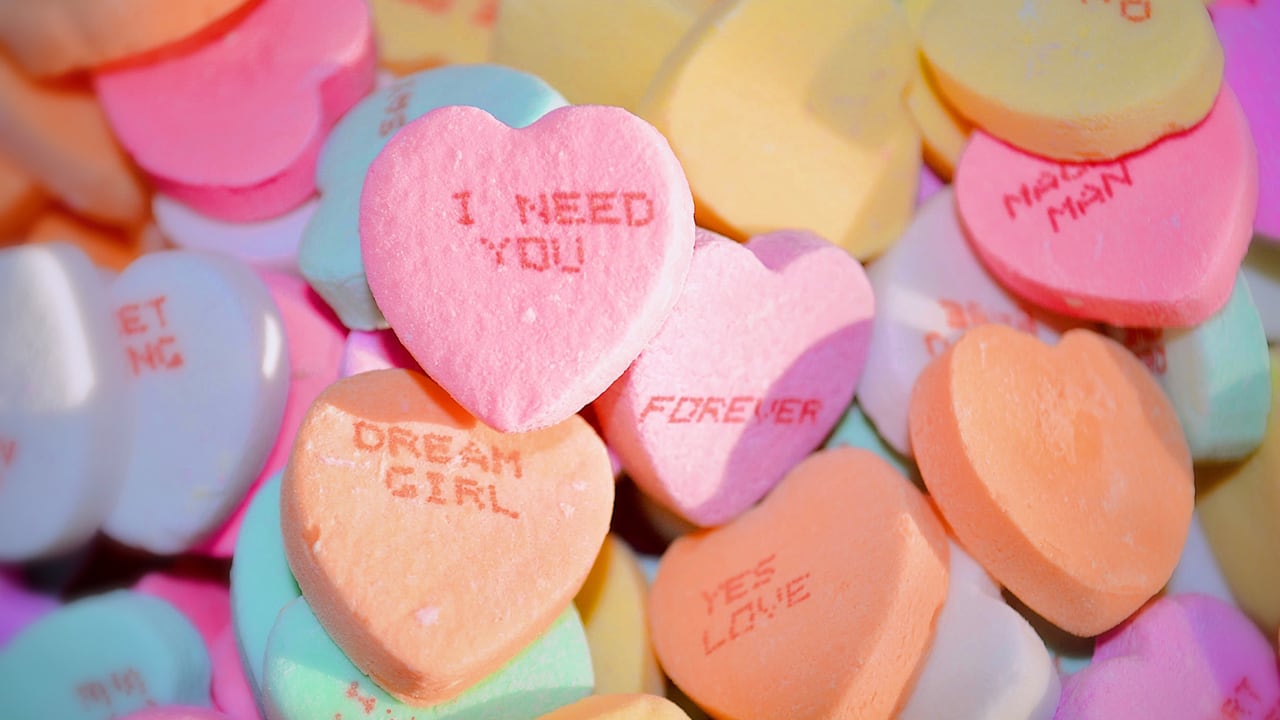 Miss Manners: What do I do with all this Valentineâs candy?