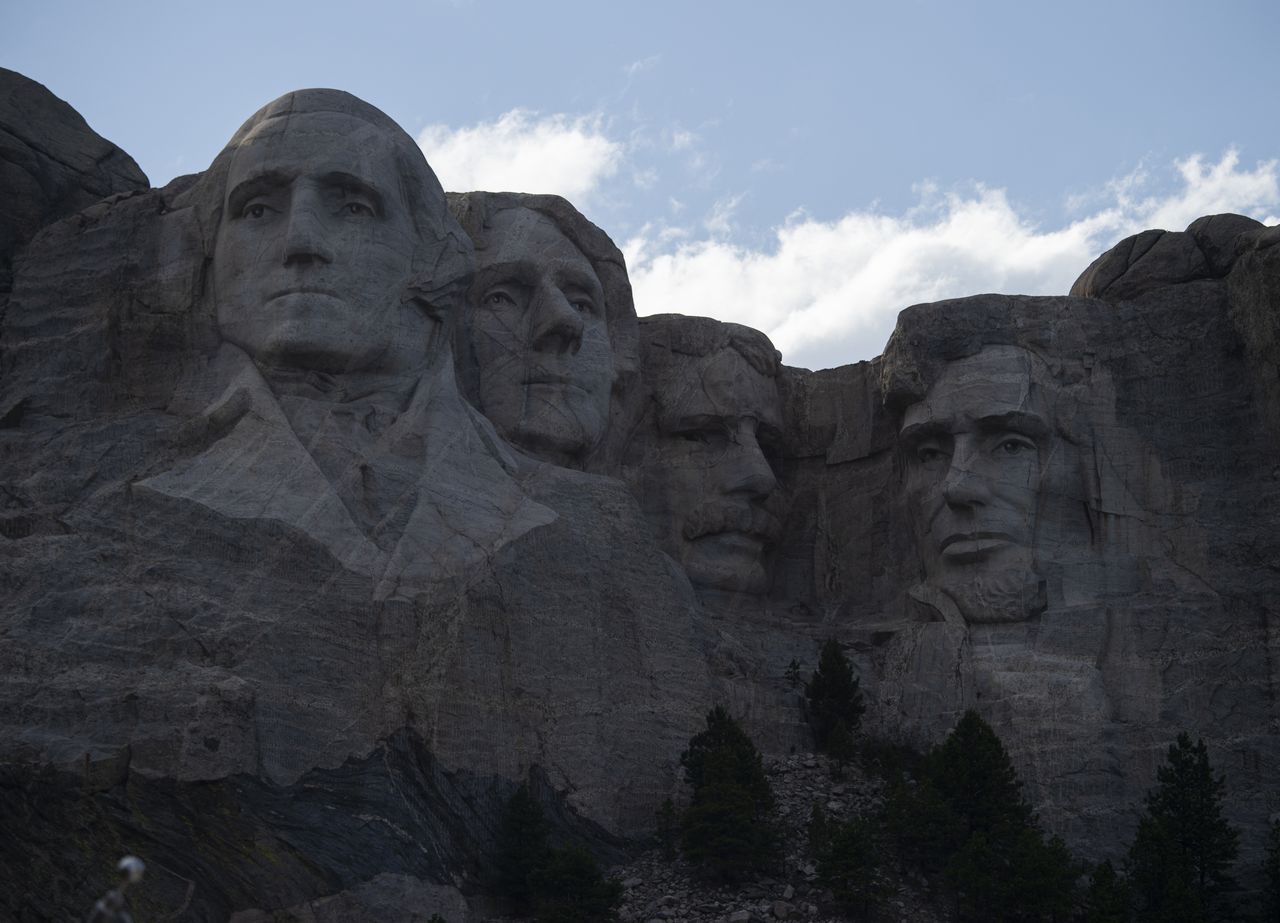 No, Presidentâs Day in Alabama does not honor George Washington and Abraham Lincoln