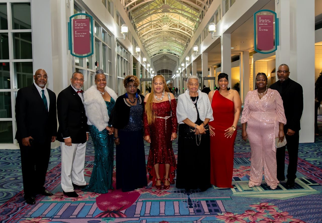 Show Us Your Mardi Gras Gowns: MAMGAâs Grand Marshalâs Ball