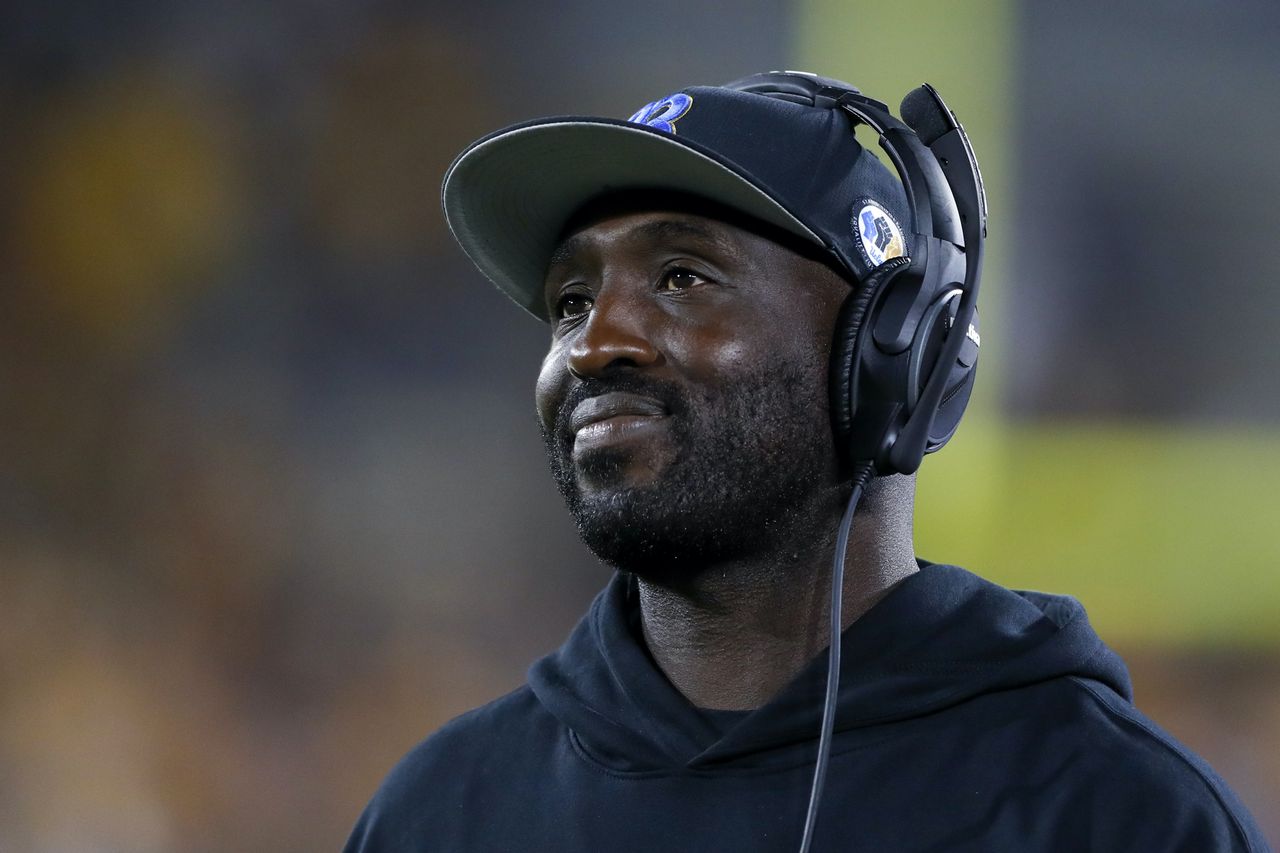 UCLA hires former star DeShaun Foster as head coach