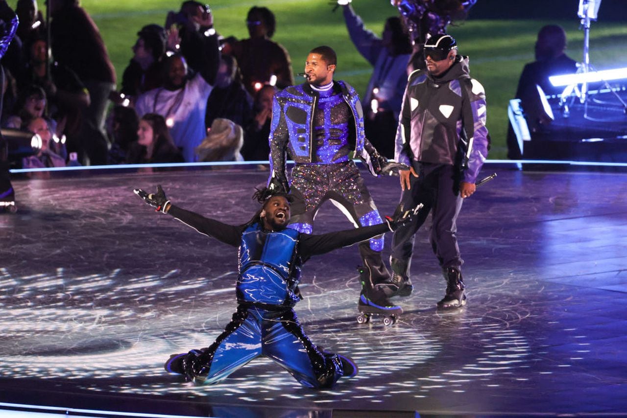 Usher rushes through packed medley of hits to take Super Bowl 2024 world to âThe Aâ (review)