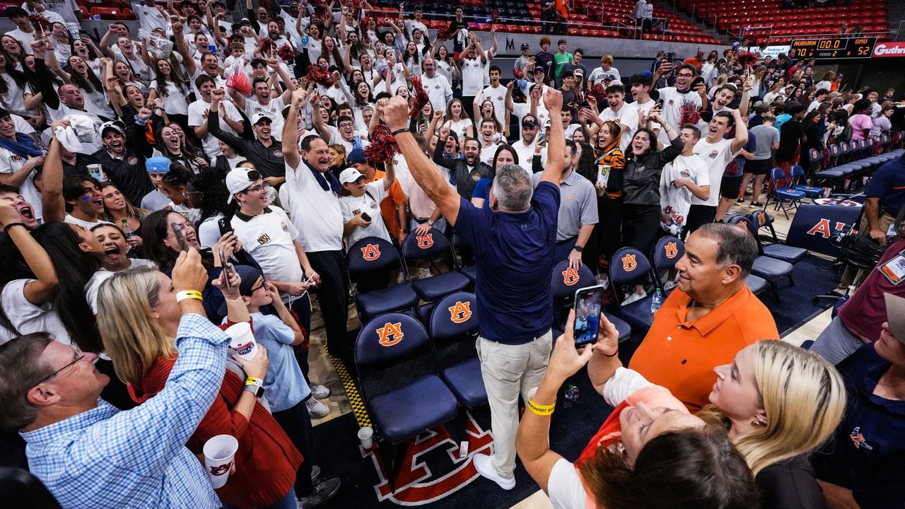 Would Bruce Pearl and Auburnâs players ever camp out for a game like The Jungle does?