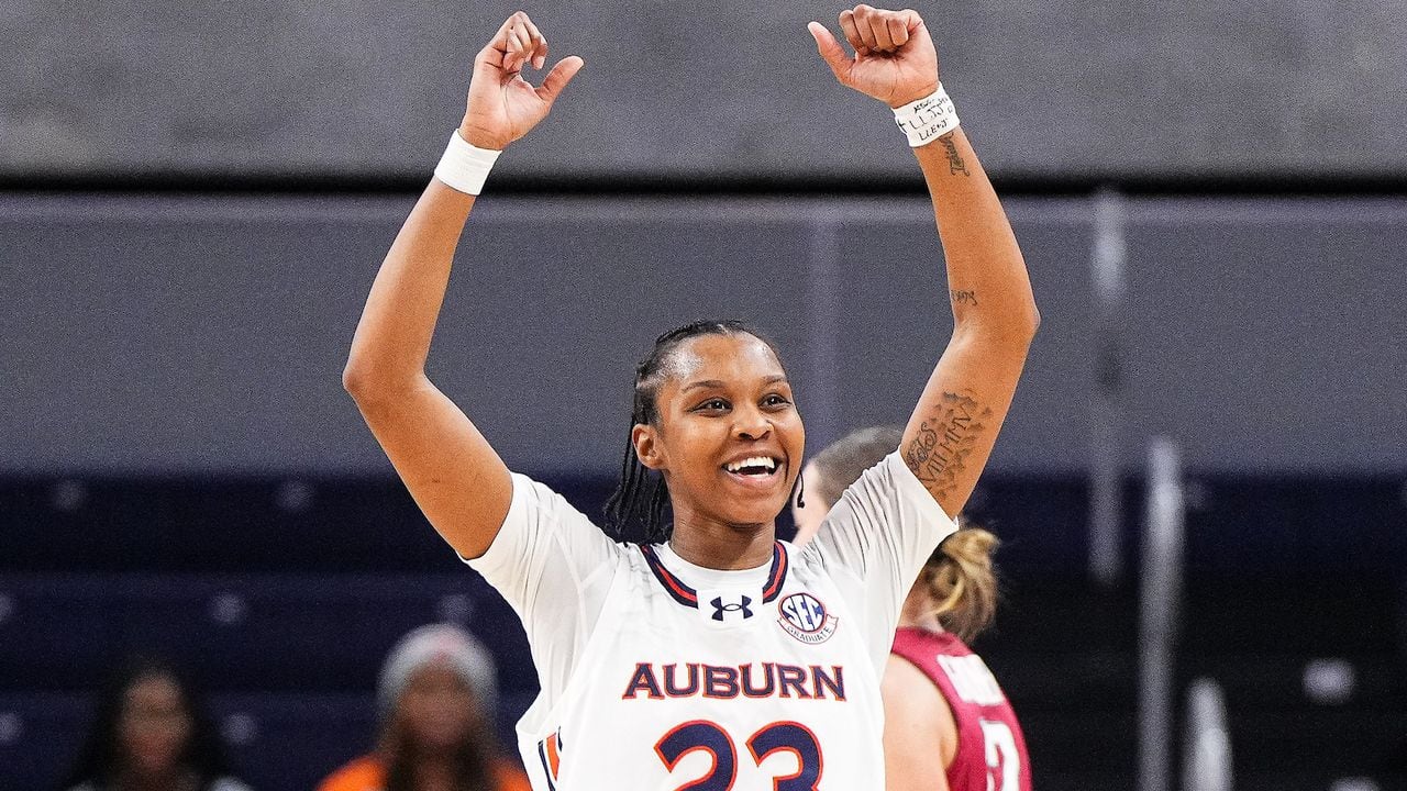 A fitting finish: Scott-Grayson's 32 points helps Auburn draw closer to the NCAA tourney