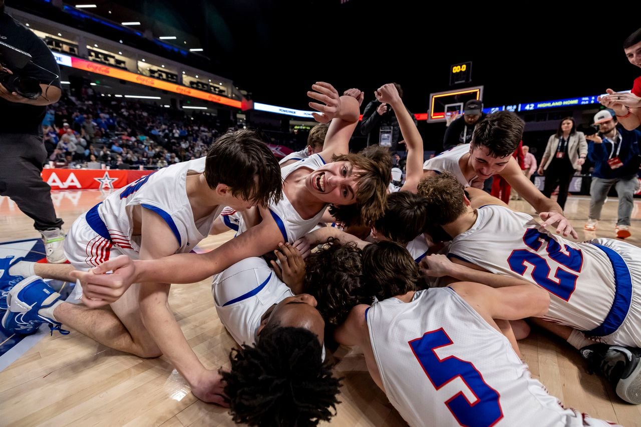 Class 2A Boys final: Mars Hill runs past Highland Home