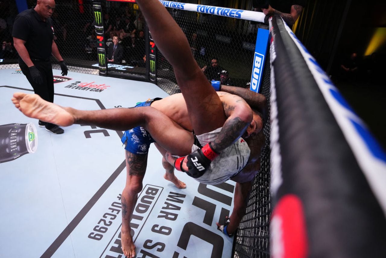 Eryk Anders earns a victory in his return to the Octagon
