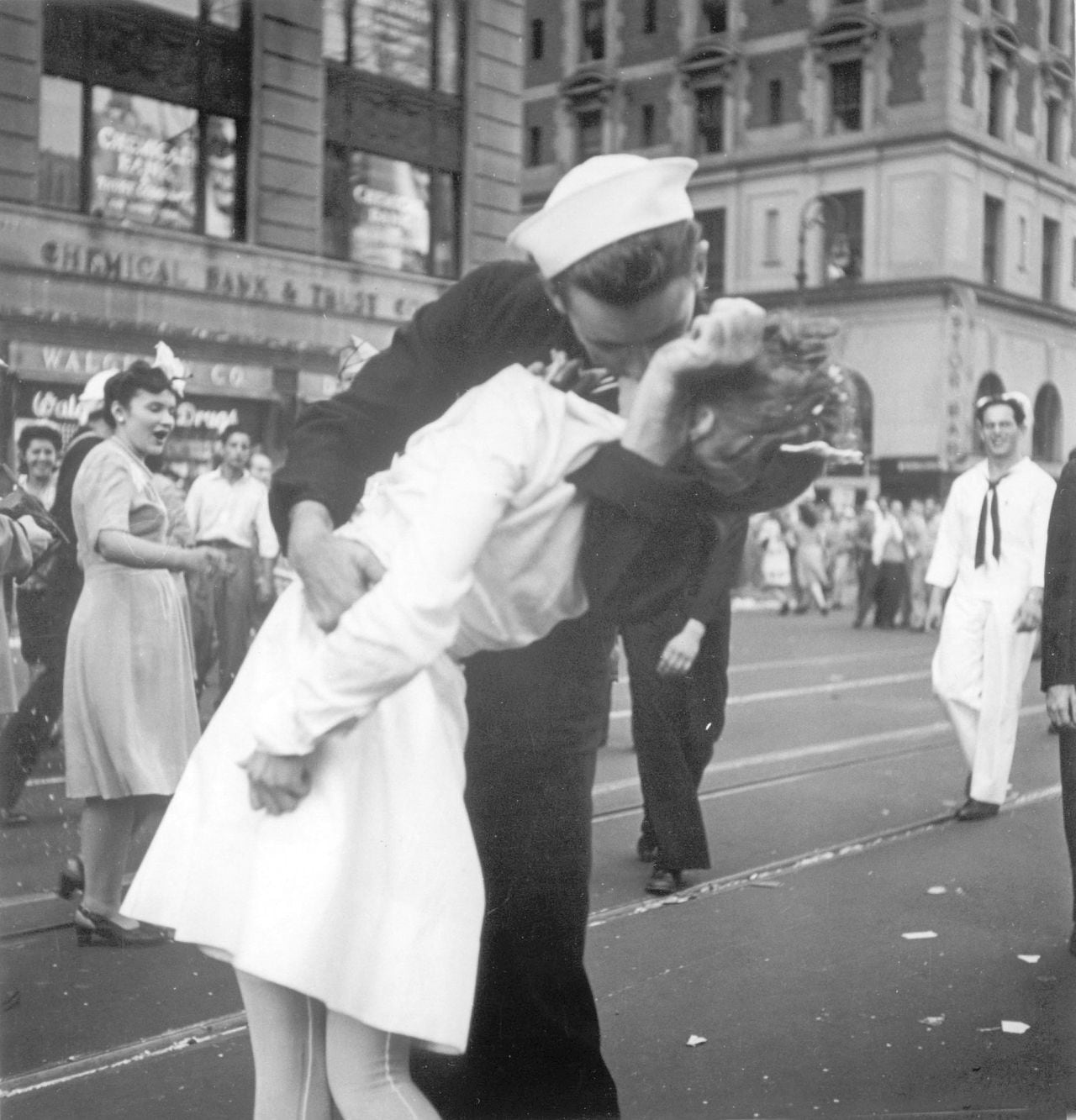 Iconic World War II photograph ‘is not banned,’ Department of Veterans Affairs declares