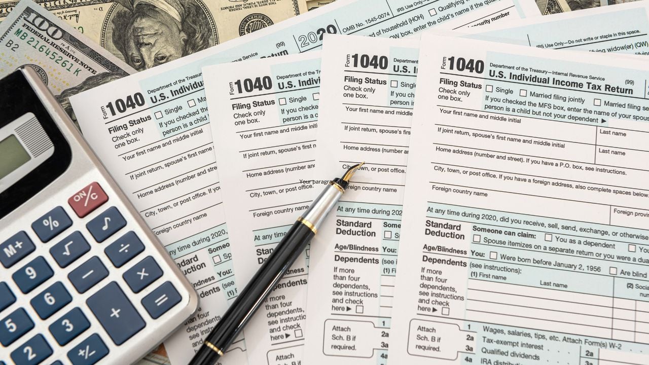 IRS issues warning to people filing taxes