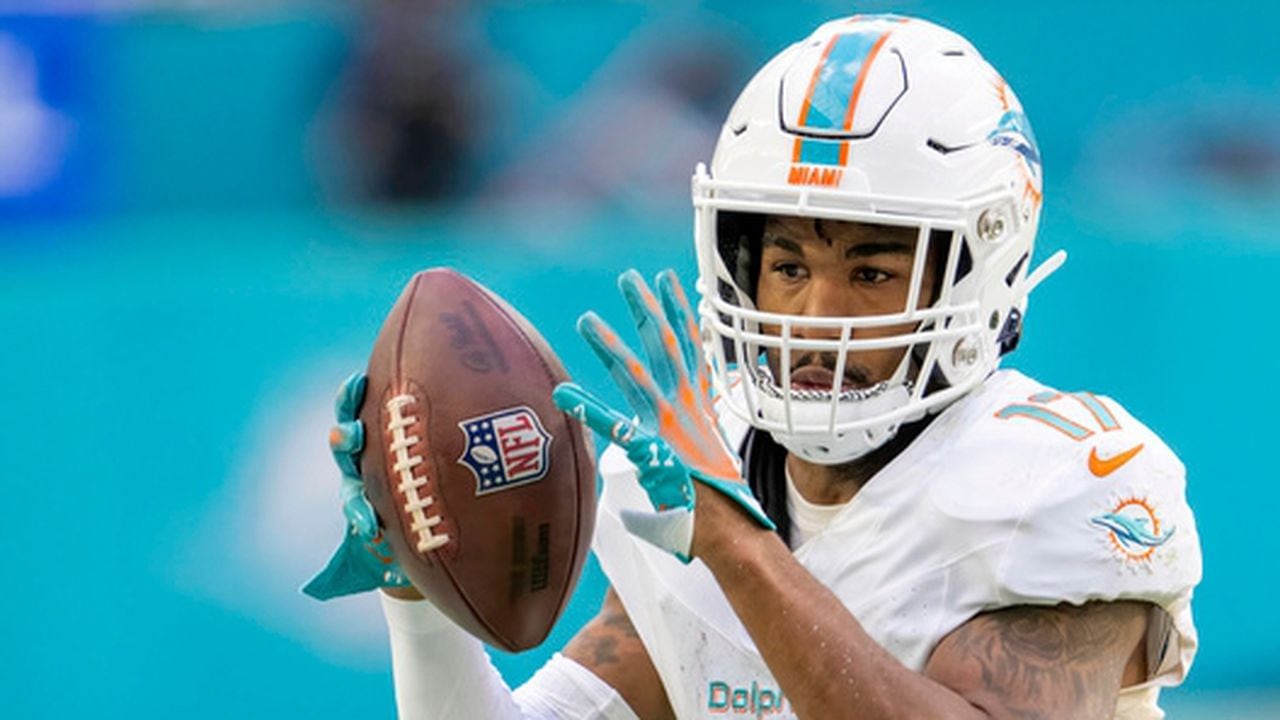 Miami won’t trade Jaylen Waddle, but can it afford him?